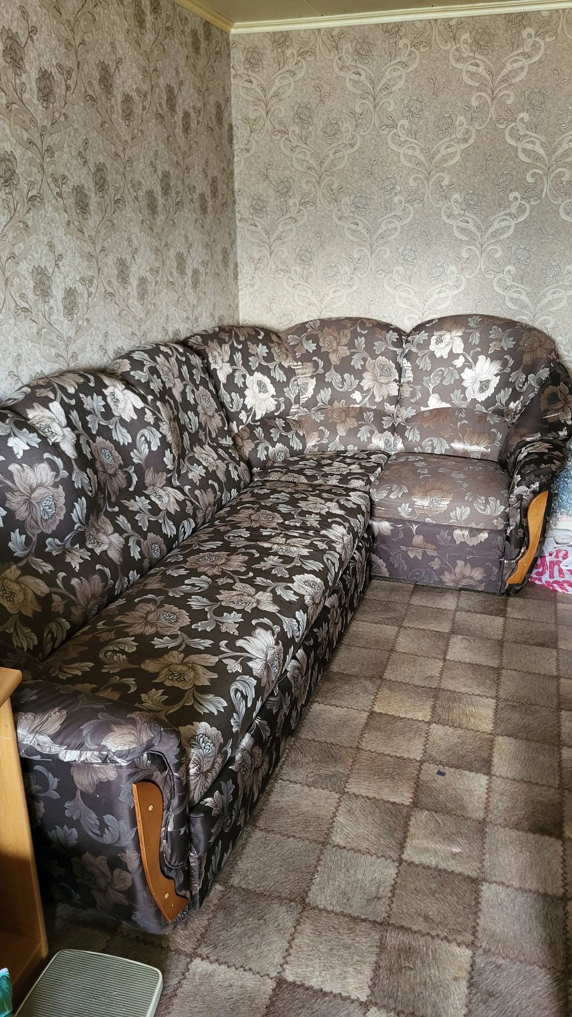 продам диван + 2 кресла