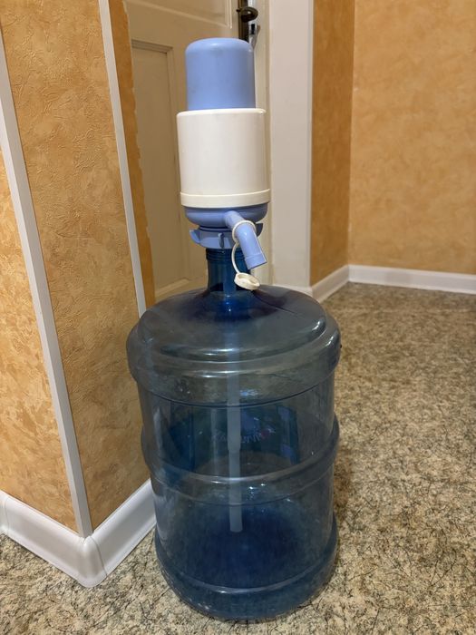 помпа для воды 18,9л