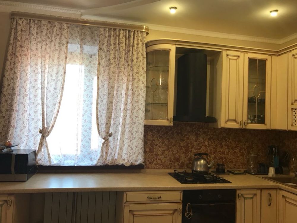 Продается мансардный дом, полностю меблировпнный.