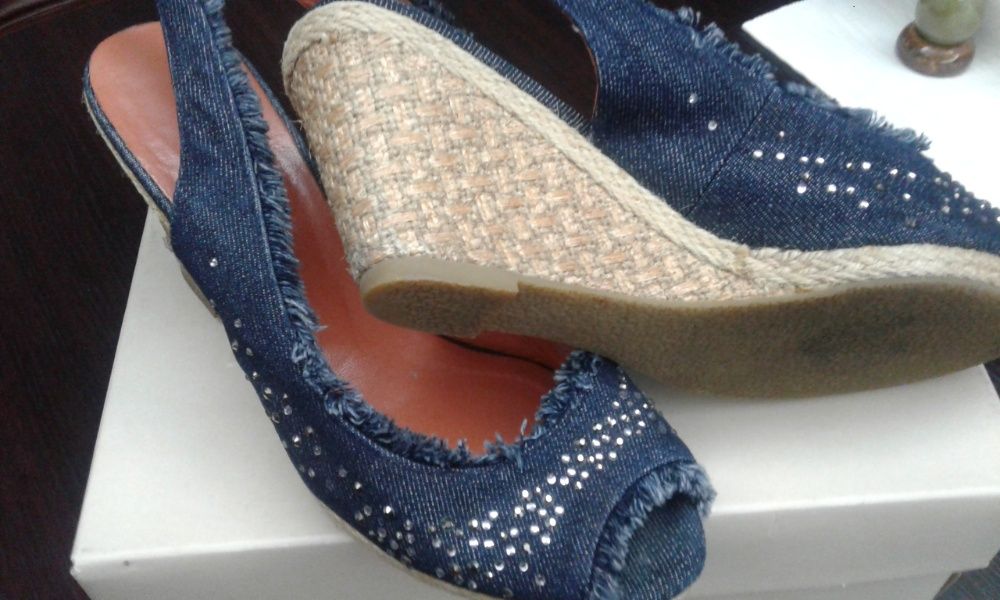 Sandale "Hush Puppies" +cadou bluza