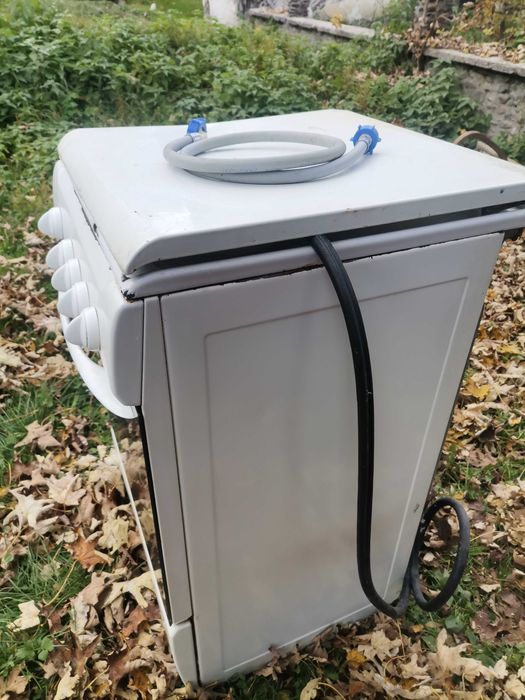 Aragaz ZANUSSI cu cuptor 4 arzătoare perfect funcțional