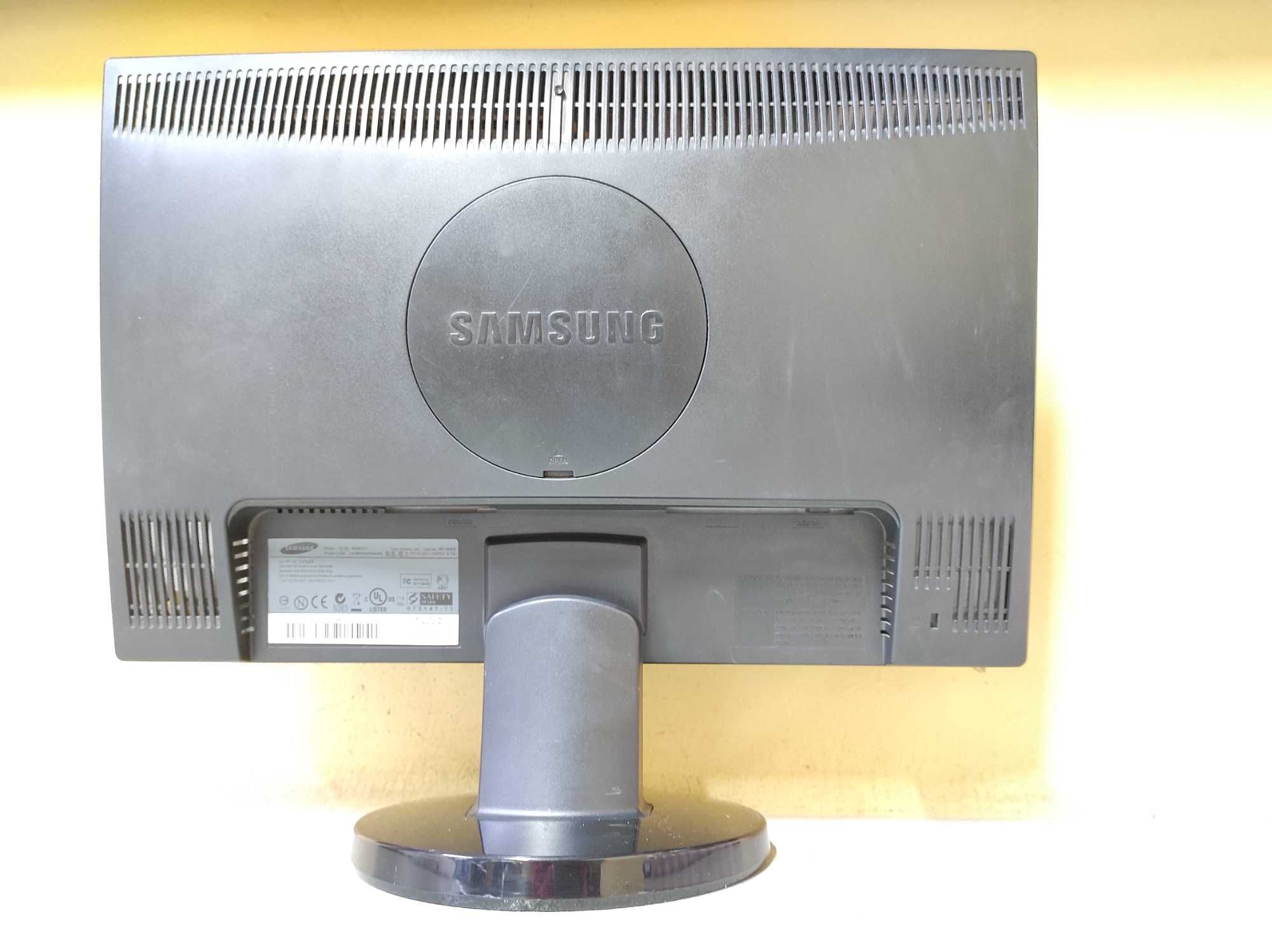 Samsung SyncMaster 943NW 18.5", 1440x900 (16:10)/ 75Гц/ VGA (D-Sub)/