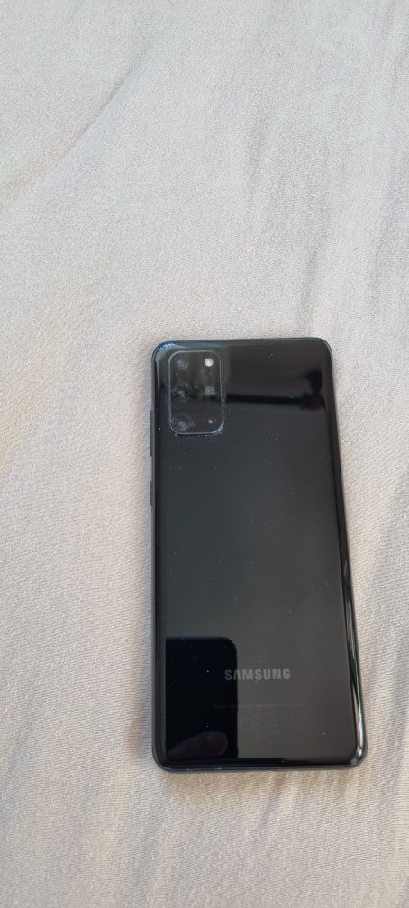 Продавам Samsung S20 plus