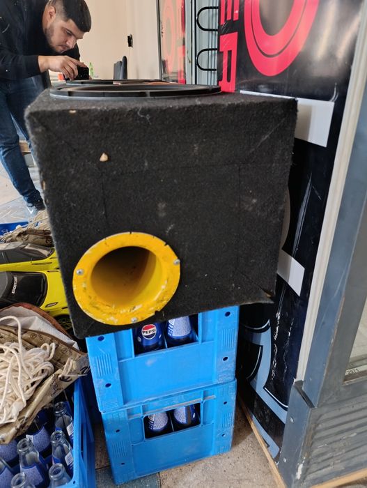 Сабвуфер сотилади JBL