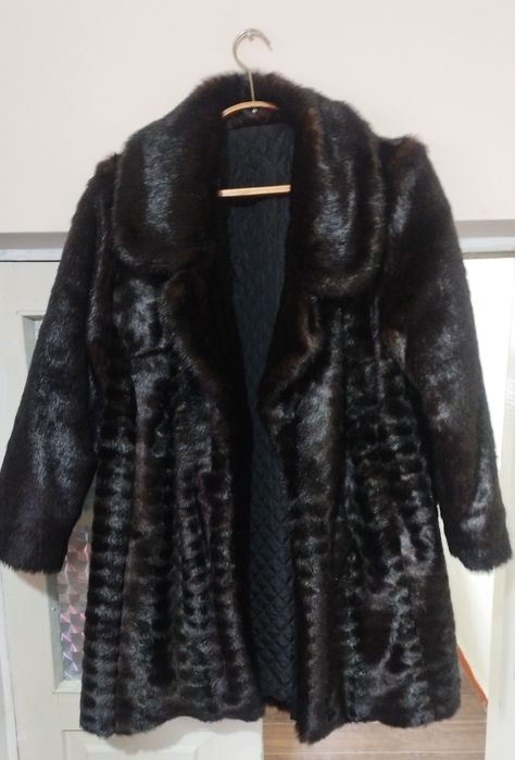 Продам шубу женскую из искусственного меха