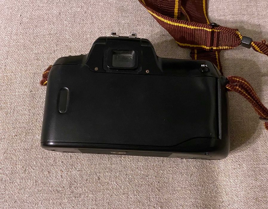 Aparat foto film SLR Nikon F50 film 35 mm - corp body colectie