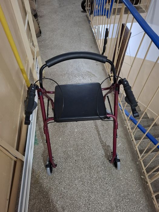 Vind cărucior cu rotile