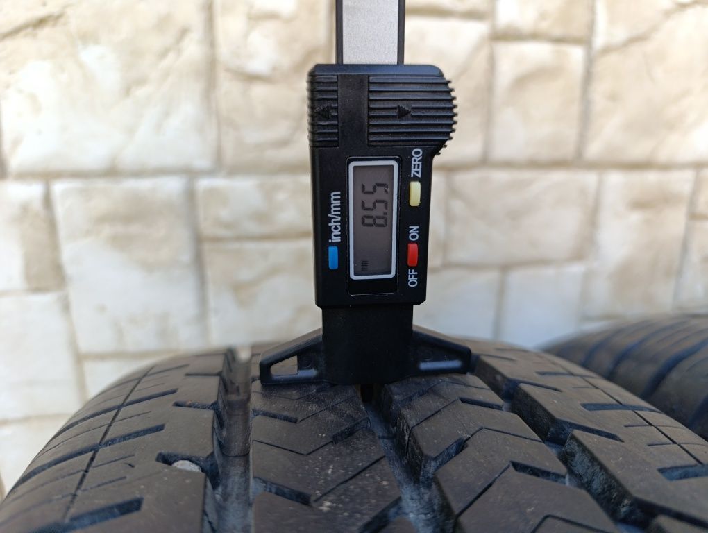 Гуми за Микробус 215/65/15 С Michelin