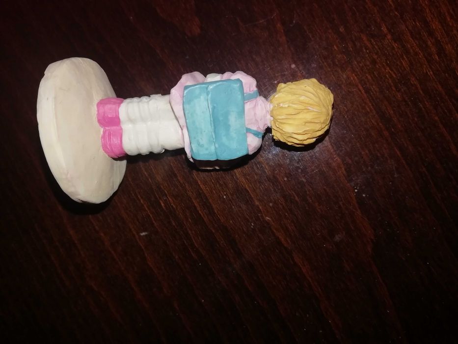 немски, английски и италиански статуетки