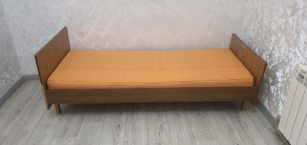 Кровать односпальные, советская , состояние хорошее