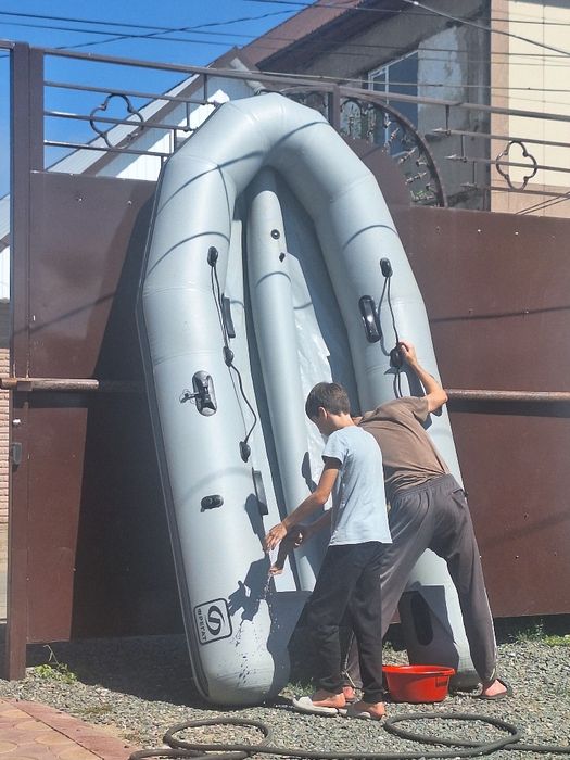 Продам резиновую лодку