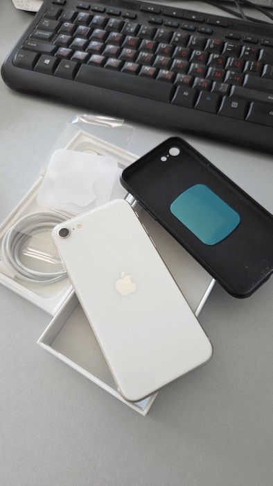 Смартфон Apple iPhone SE 3,128GB, 4GB RAM, 5G, Starlight