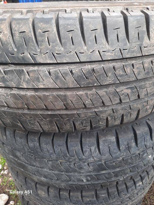 Бусови гуми 195/70/15С.