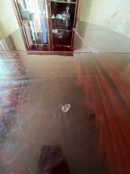 Старинна, антична, ретро разтегателна маса със столове