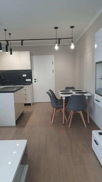 Дава се под наем Двустаен апартамент в Пловдив, Старият град - 67 кв.м за 650 € - Снимка #2