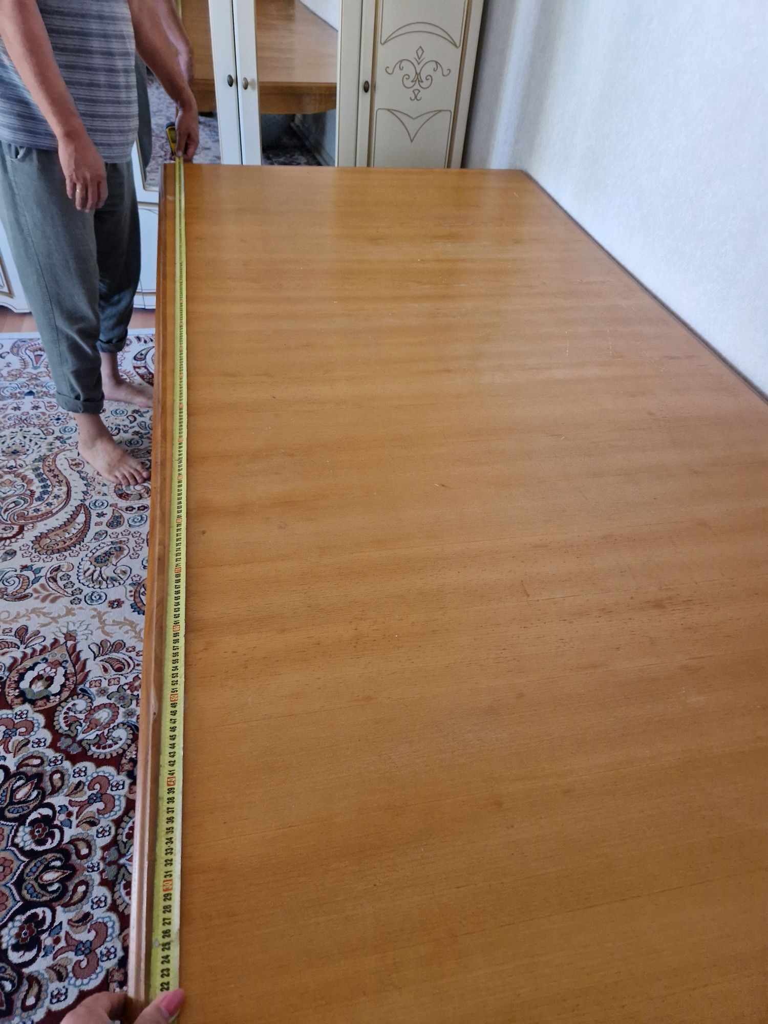 Стол  для гостиной