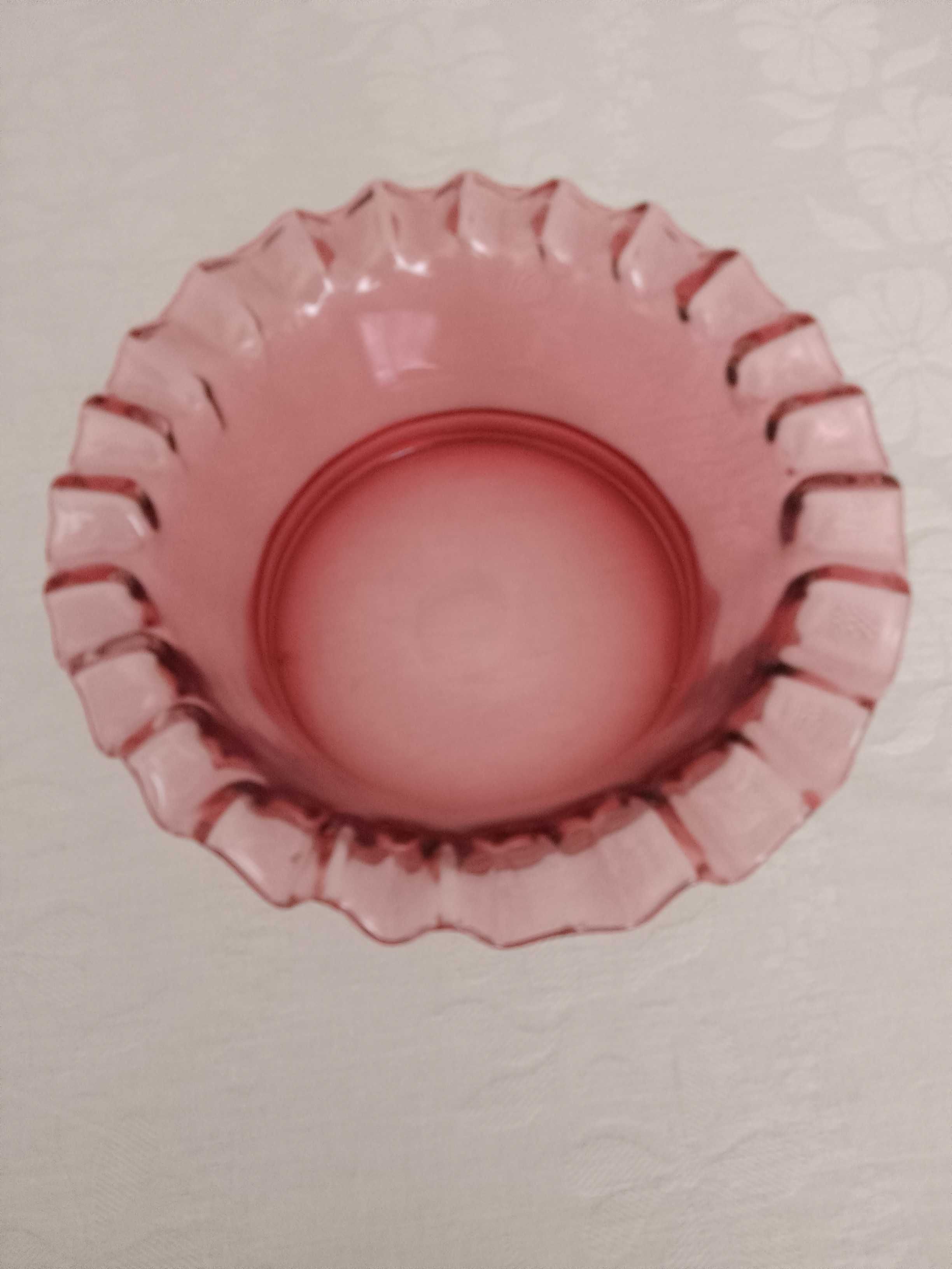 Арт Деко Стъклена  бомбониера с релефен ръб цвят червена боровинка
