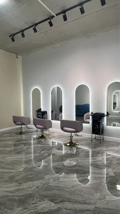 Сдам в аренду парикмахерские кресла