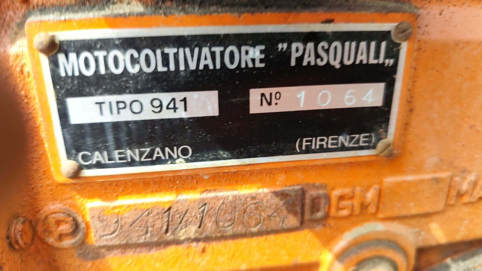 Tractoras pasquali 941  4x4 cu freza