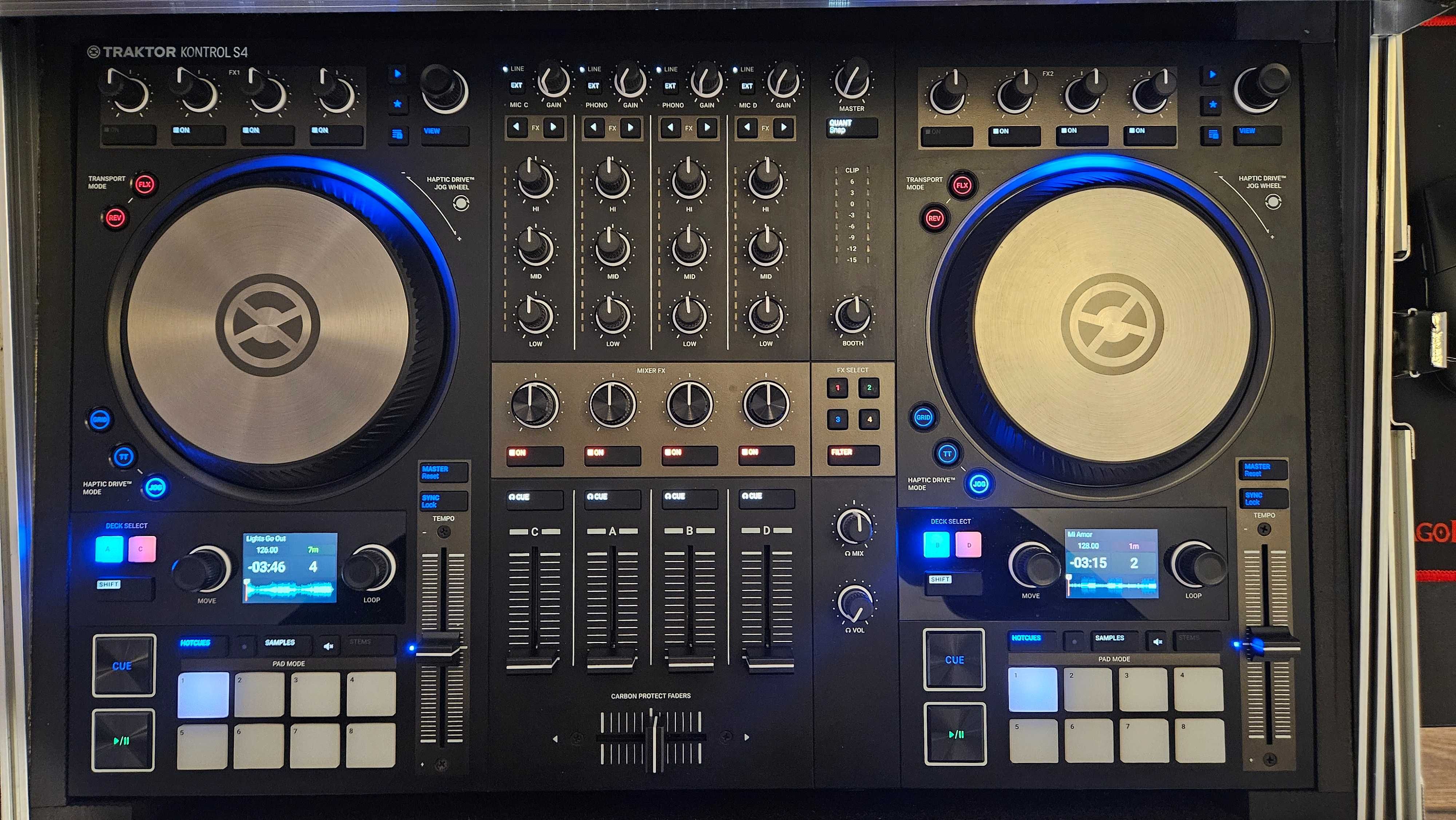 Consola DJ Traktor S4 MK3