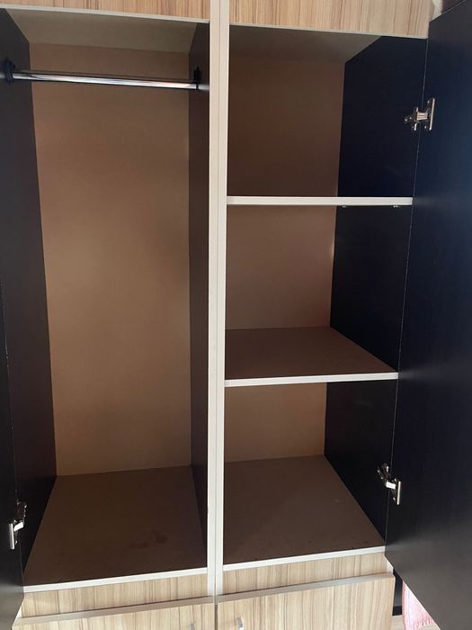 Vând mobilă dormitor