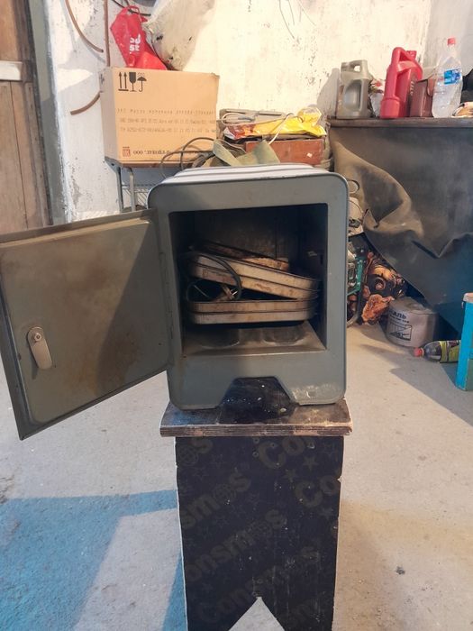 Продам 3  духовочных шкафа. 1 новый и 2  б/у.