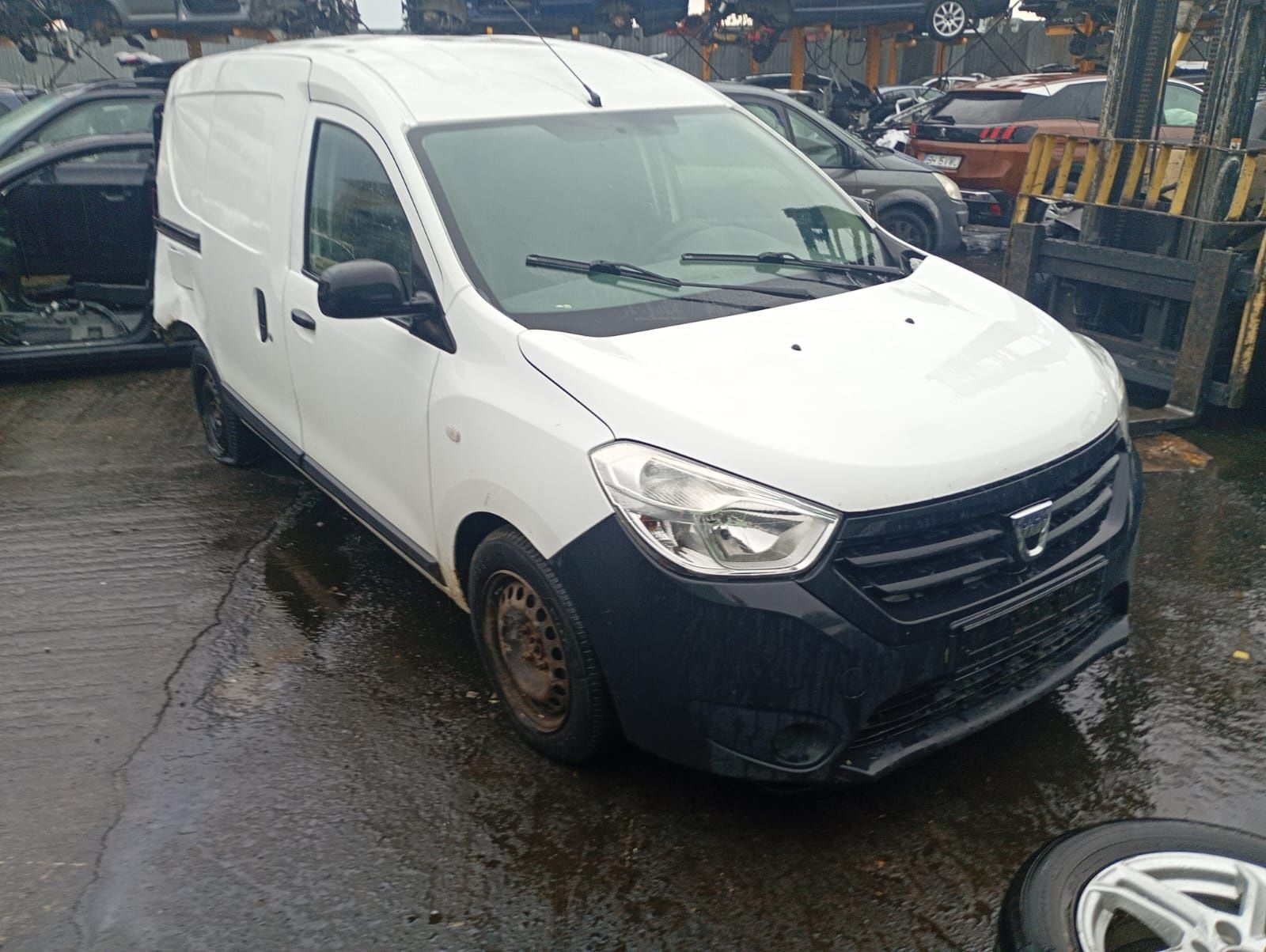 Dacia doker 1.5d 2014 avariat