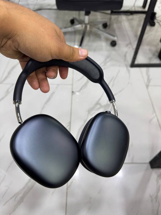 Apple Airpods max yengi