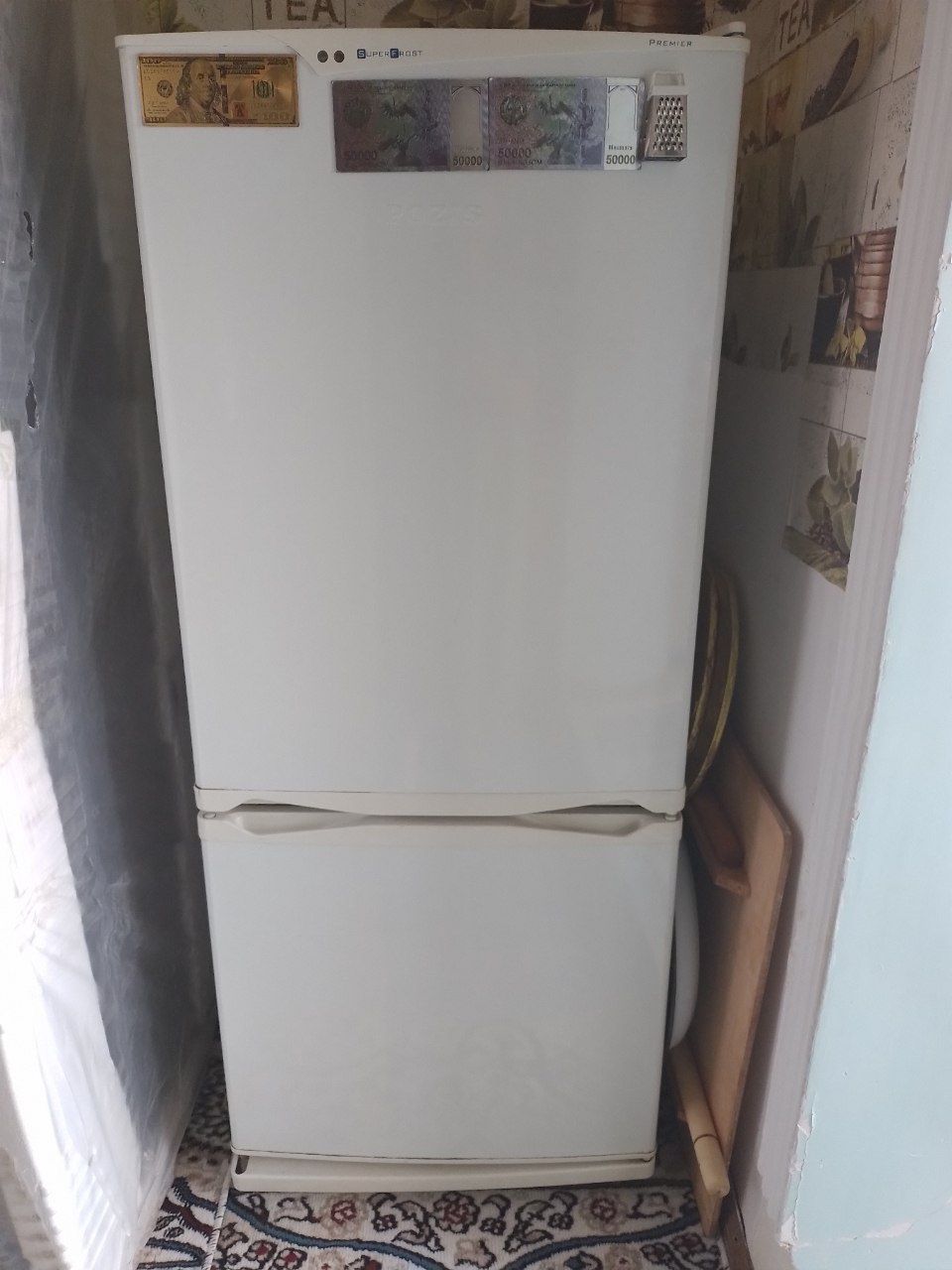 Холодильник сатамыз ислеп тур бари