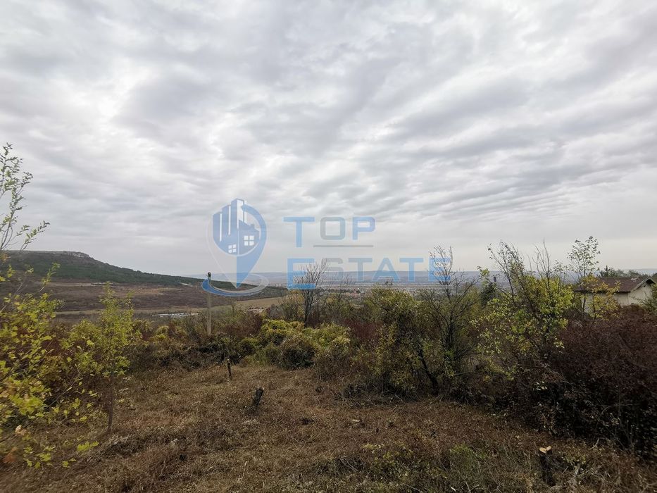 Парцел със стара къща във вилната зона на град Горна Оряховица, облас