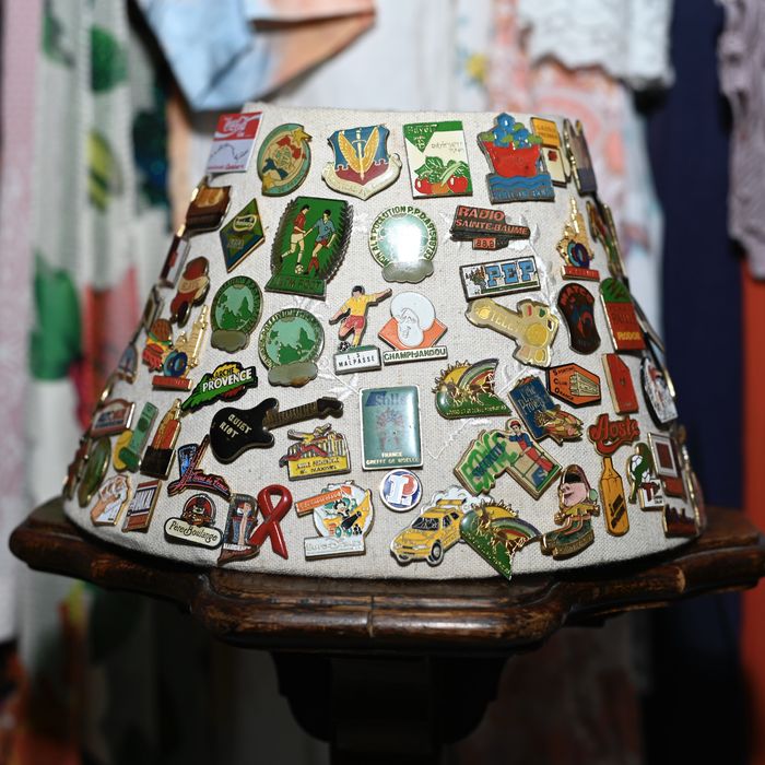 Colecție veche de insigne