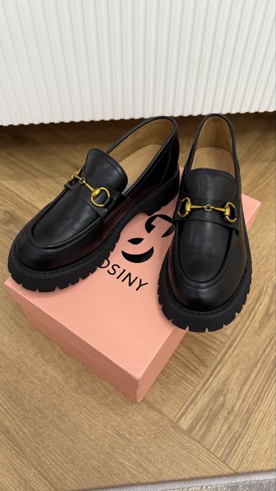 Лоферы новые кожаные 24см 37 размер