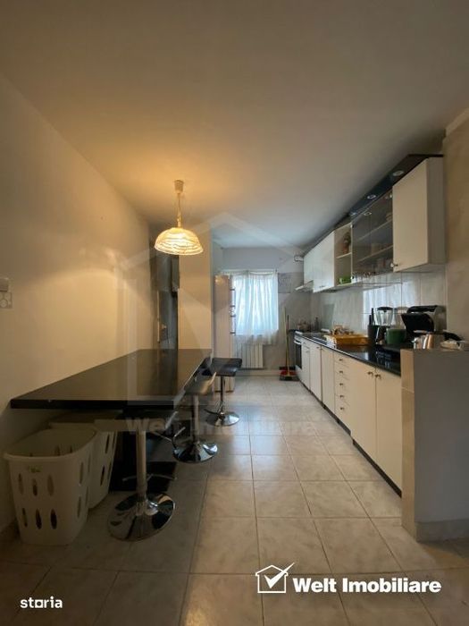 Apartament cu patru camere, cartierul Zorilor