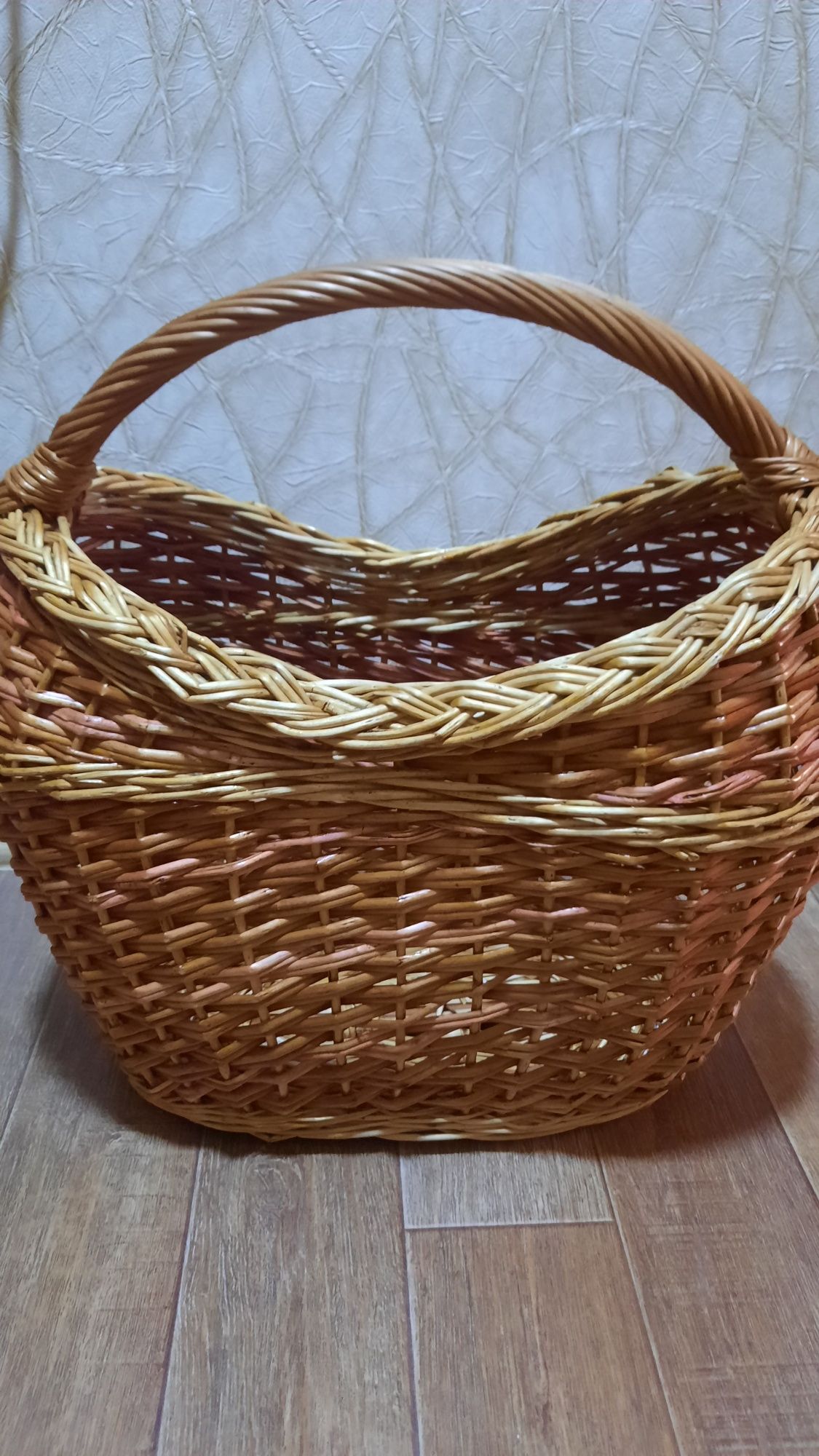 Продам корзину из лозы