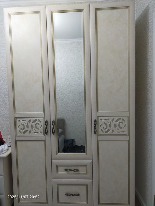 Продам комплект мебели для детской комнаты