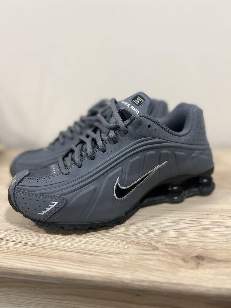 Дамски маратонки NIKE SHOX
