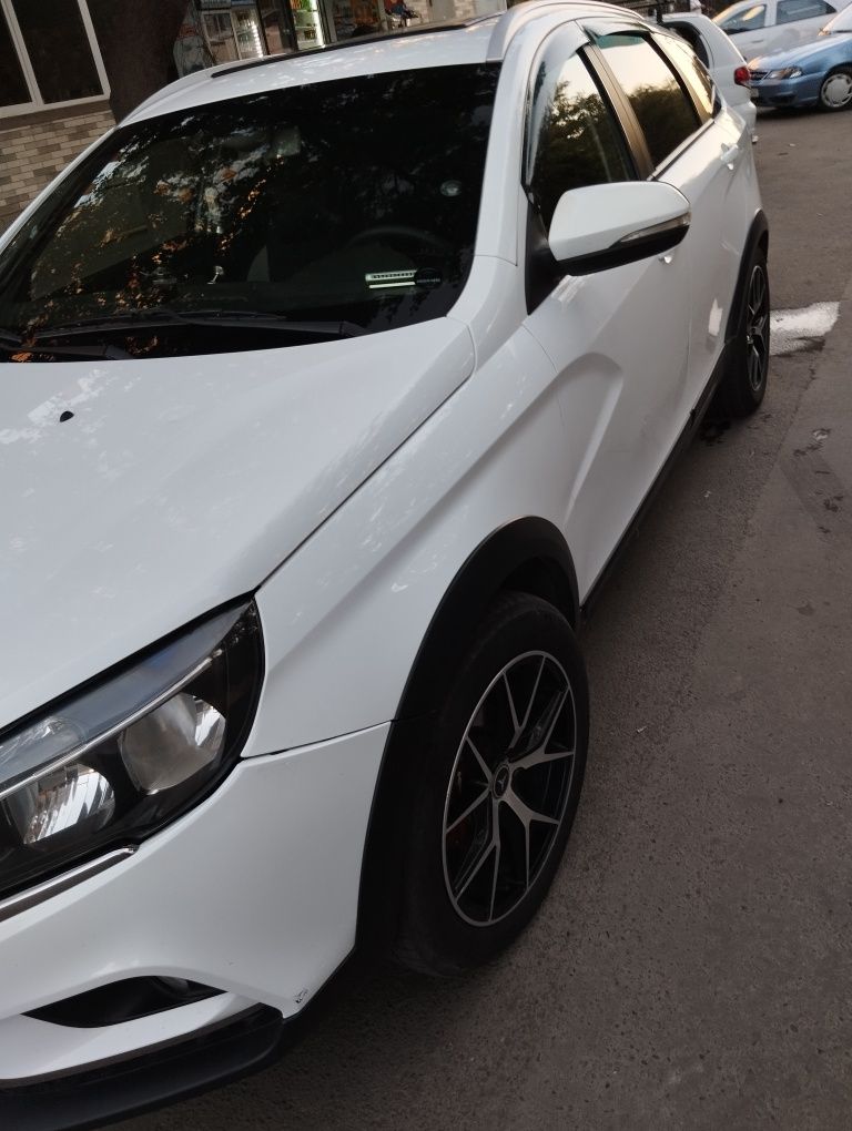 Lada Vesta Cross 1.8