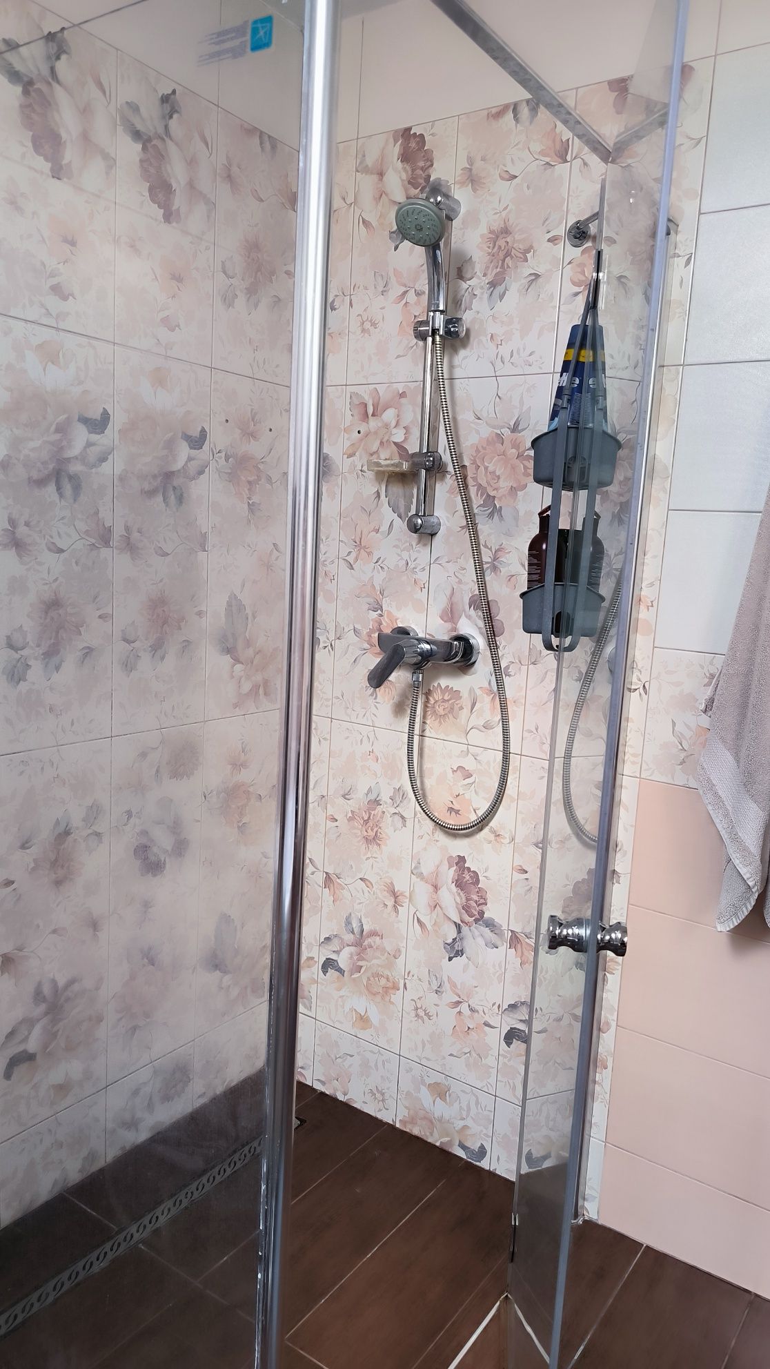 Cabină de duș de sticlă Aquaform securizată, anticalcar