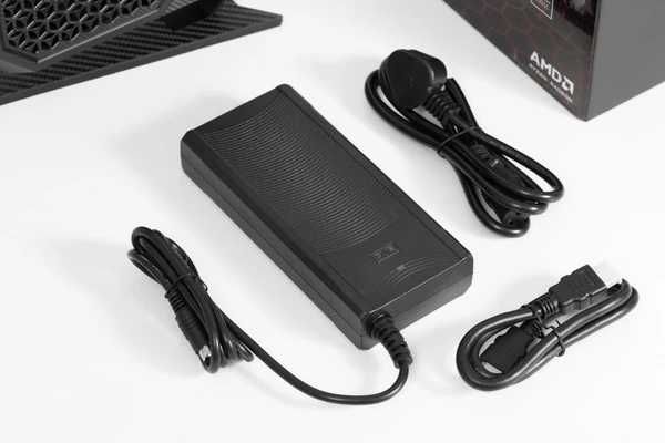 Mini PC Minisforum HX80G 16GB DDR4, 512GB NVME SAMSUNG, Radeon 6600M