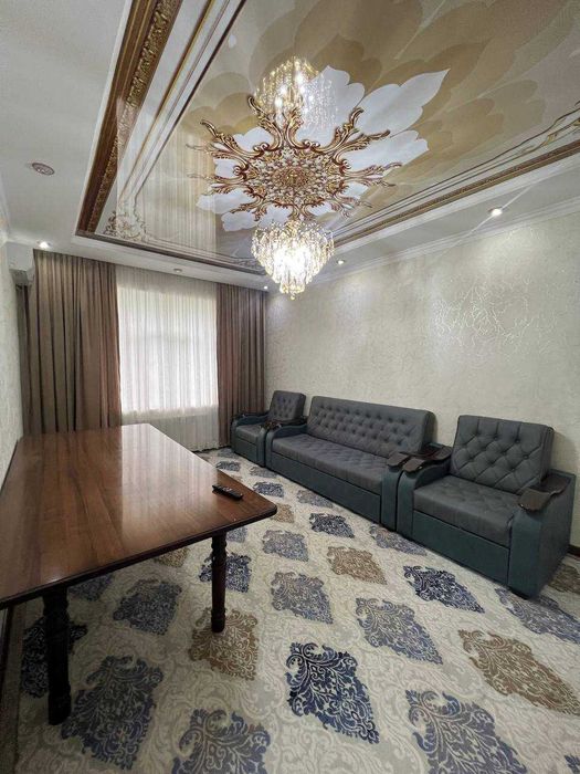 Сдаётся Хорошая квартира на базар Кадышева 827*