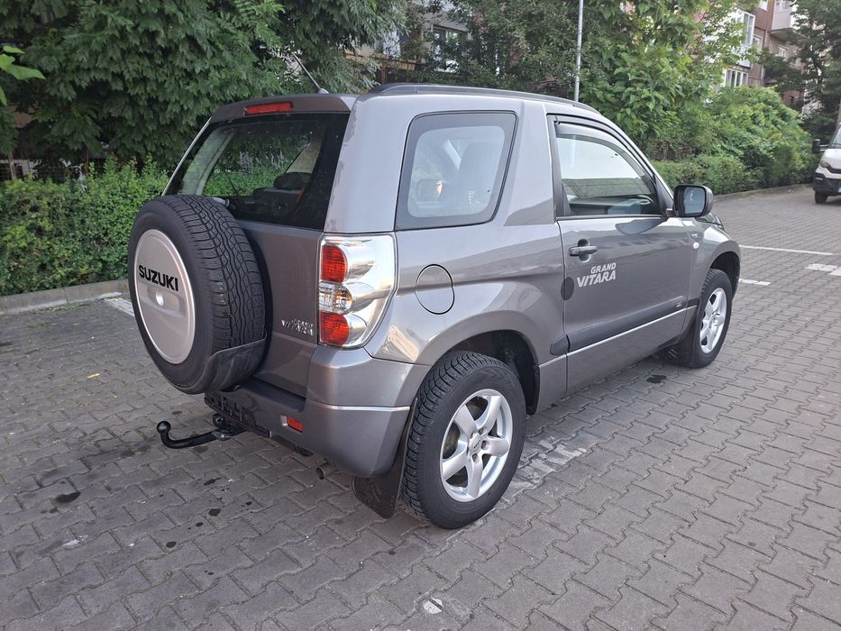 Vând Suzuki Grand Vitara 1.6 Benzină 4x4