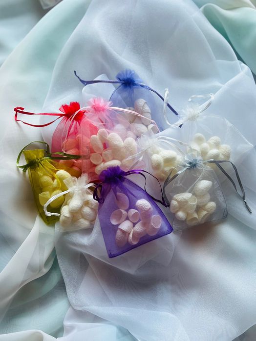 Копринени пашкули – естествена грижа и вдъхновение от природата