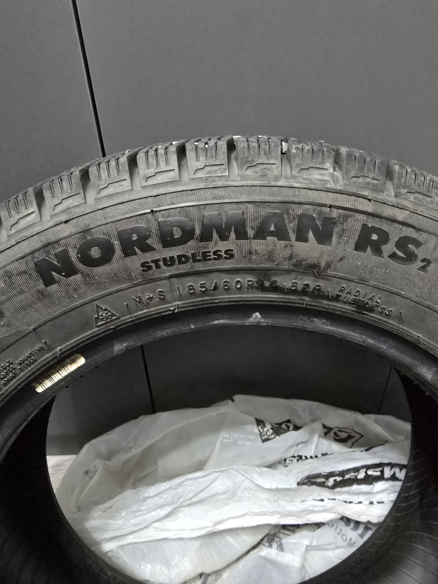 Комплект зимних шин nordman 185/60 R14