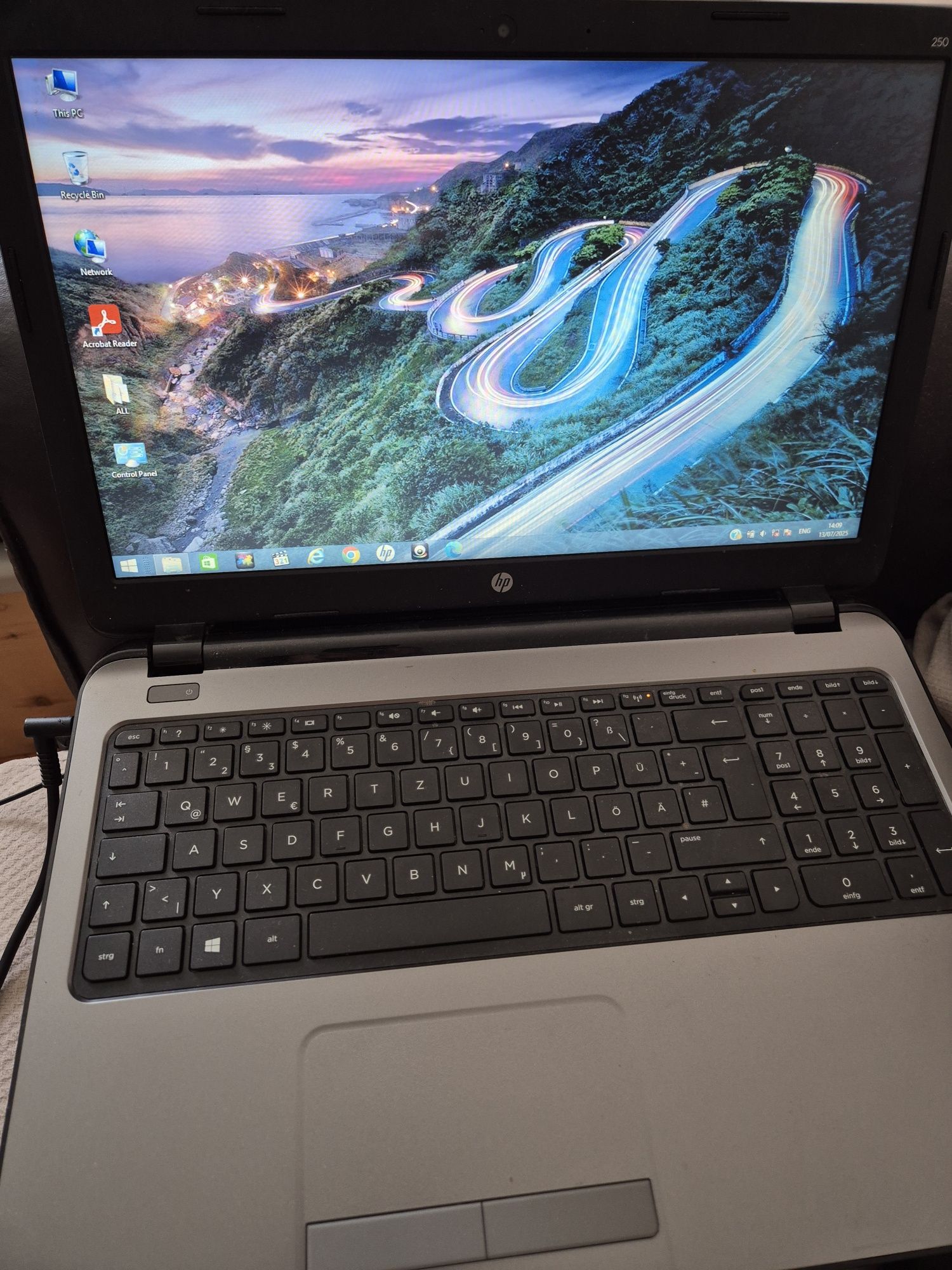 Лаптоп HP 250 G3
