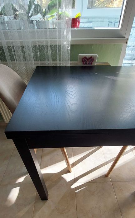 кухненска маса за хранене