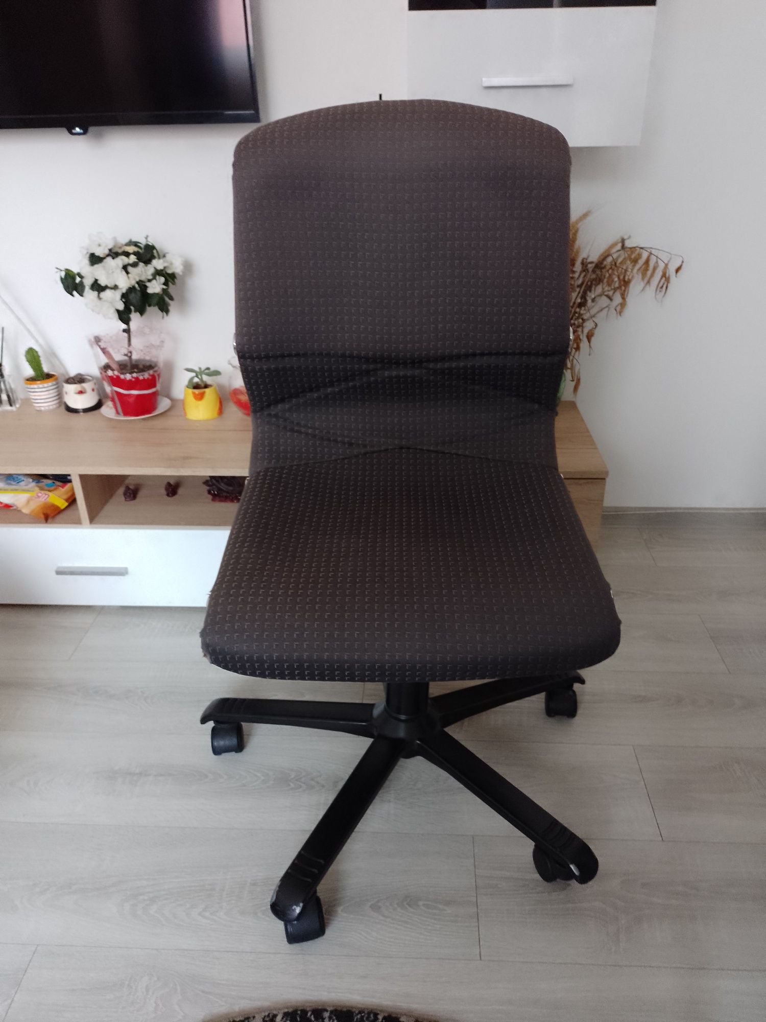 Scaun birou rotativ