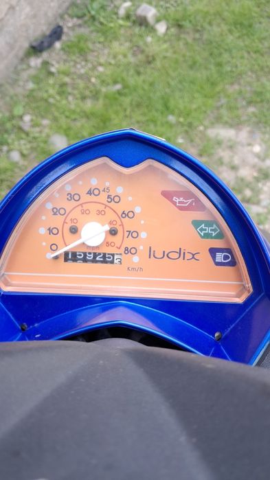 Vând scuter peugeot 2t 50cc