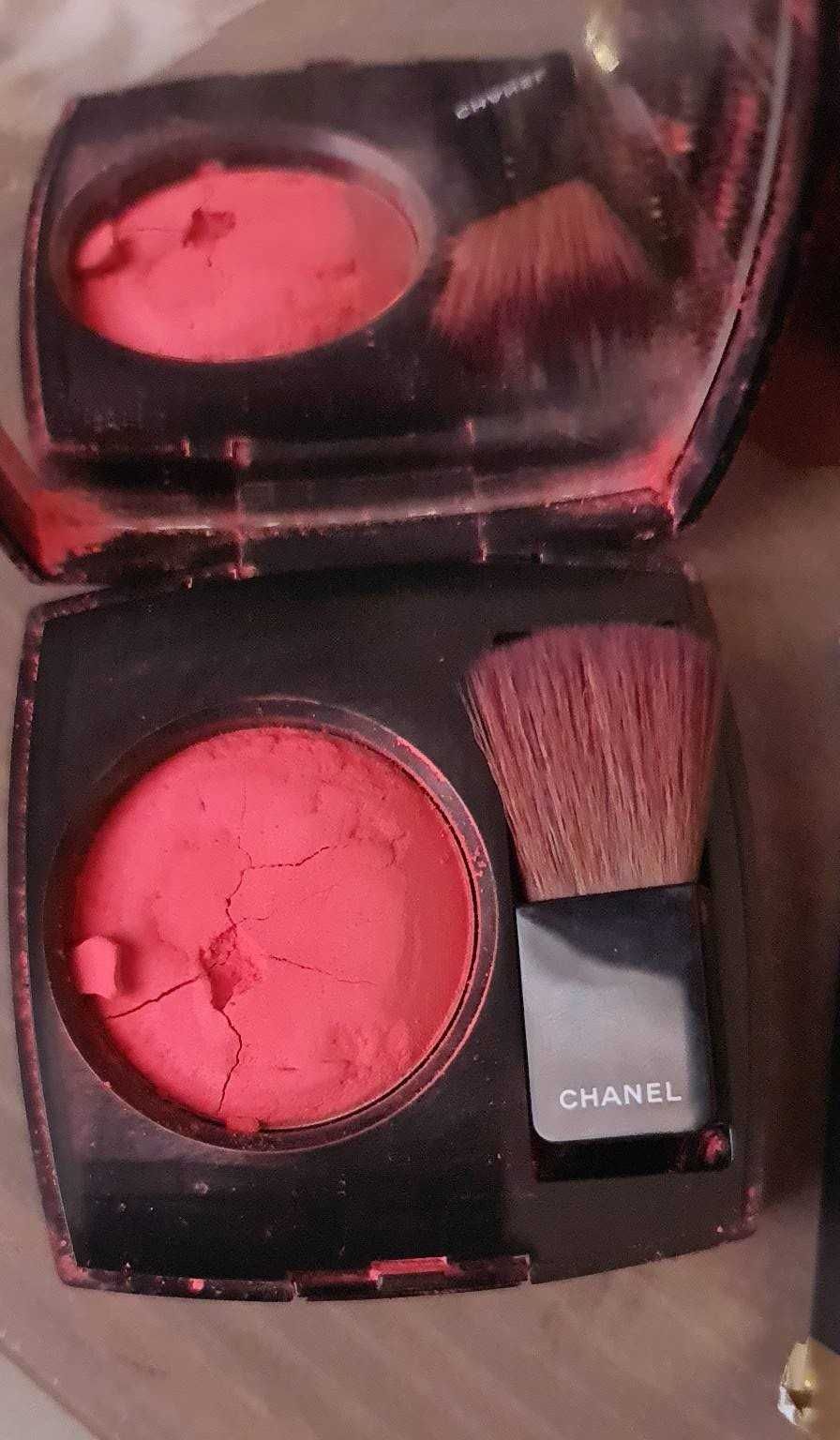 Продавам руж на Chanel