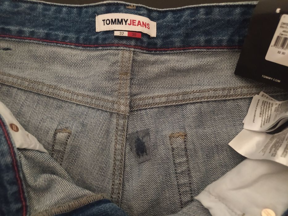 Нови мъжки дънки Tommy Jeans 32/30 с лека забележка