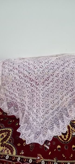 Ажурная полушерстяная шаль